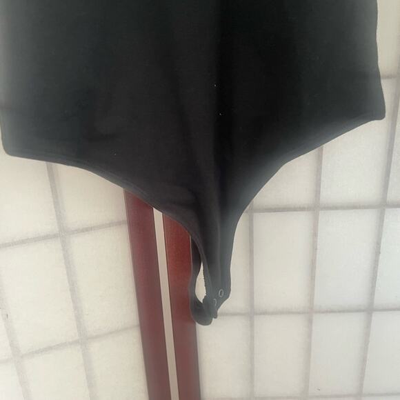 ABERCROMBIE & FITCH BLACK‎ LONG SLEEVE BODYSUIT NWT SIZE S - Picture 3 of 6